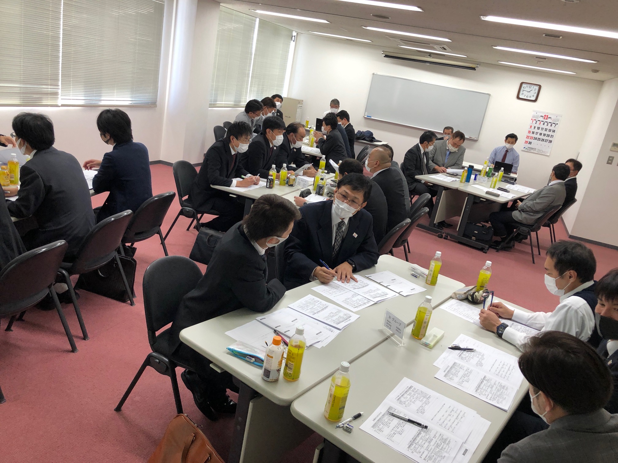 中堅社員リーダーシップ研修 - 福岡の社員研修・人材育成・講師派遣・コンサルティングの株式会社ウイルブレイン